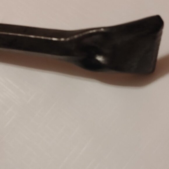 Zombie Hunter Halloween Prop Crowbar with Sound Effects - Picture 4 of 5